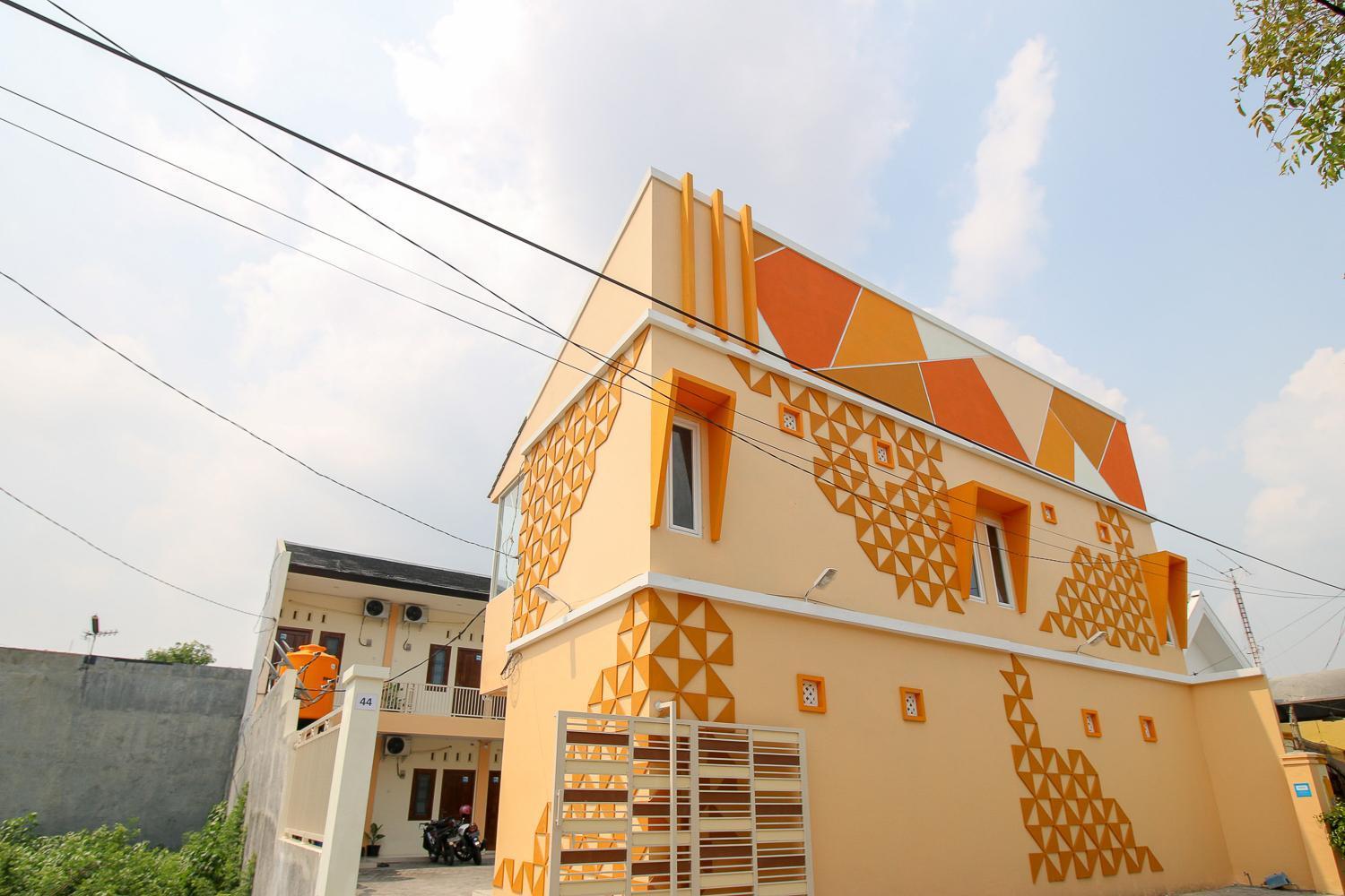 Hotel RedDoorz Syariah @ Pahlawan Sidoarjo Zewnętrze zdjęcie