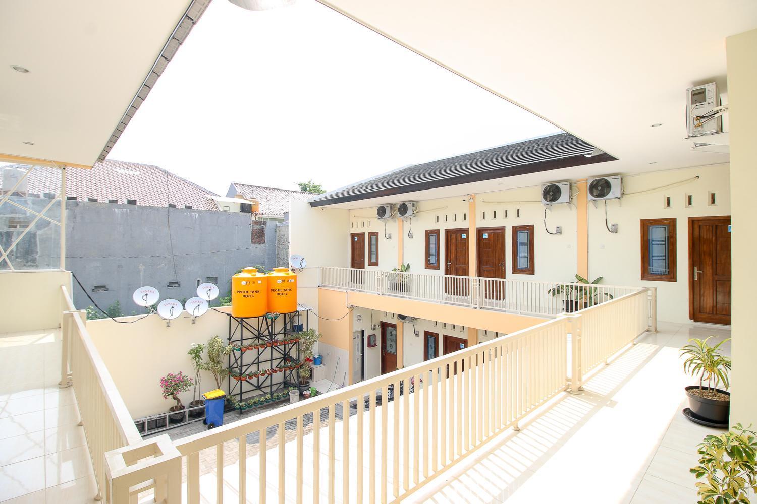 Hotel RedDoorz Syariah @ Pahlawan Sidoarjo Zewnętrze zdjęcie