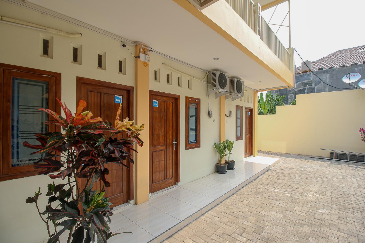 Hotel RedDoorz Syariah @ Pahlawan Sidoarjo Zewnętrze zdjęcie